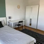 Rent a room of 144 m² in lisbon