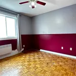 Appartement de 1065 m² avec 5 chambre(s) en location à Longueuil