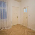 Rent 3 bedroom apartment of 108 m² in Budapest