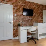 Rent 3 bedroom flat in West Midlands