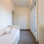 Rent 2 bedroom apartment of 100 m² in milan