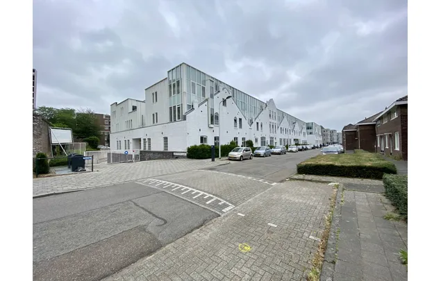 Huur 2 slaapkamer appartement van 97 m² in Maastricht