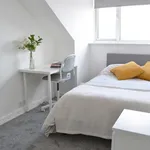 Rent 4 bedroom apartment in Yorkshire And The Humber