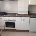 Alquilo 4 dormitorio casa de 107 m² en Sevilla