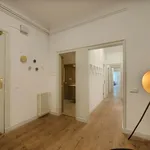 Rent a room of 127 m² in Barcelona