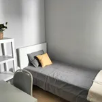 Rent a room of 90 m² in Alicante