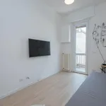 Rent 2 bedroom apartment in Milan