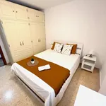 Rent a room of 125 m² in valencia