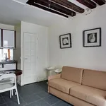 Rent 2 bedroom apartment of 30 m² in Paris