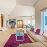 Rent 4 bedroom house of 300 m² in Funchal