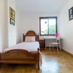 Rent a room of 140 m² in valencia