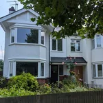 Rent 2 bedroom apartment in West Byfleet