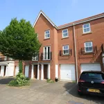 Rent 3 bedroom flat in East Of England