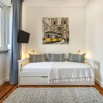 Rent 3 bedroom apartment of 55 m² in Lisbon