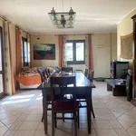 Rent 3 bedroom house of 200 m² in Nicolosi