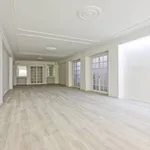 Rent 11 bedroom apartment of 450 m² in Rome