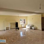 Rent 6 bedroom house of 350 m² in Rome