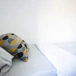 Rent 4 bedroom apartment in Valencia