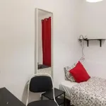 Rent 3 bedroom apartment in Barcelona