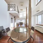 Rent 5 bedroom apartment of 371 m² in New York