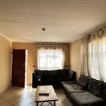 Rent 3 bedroom house of 82 m² in Tembisa