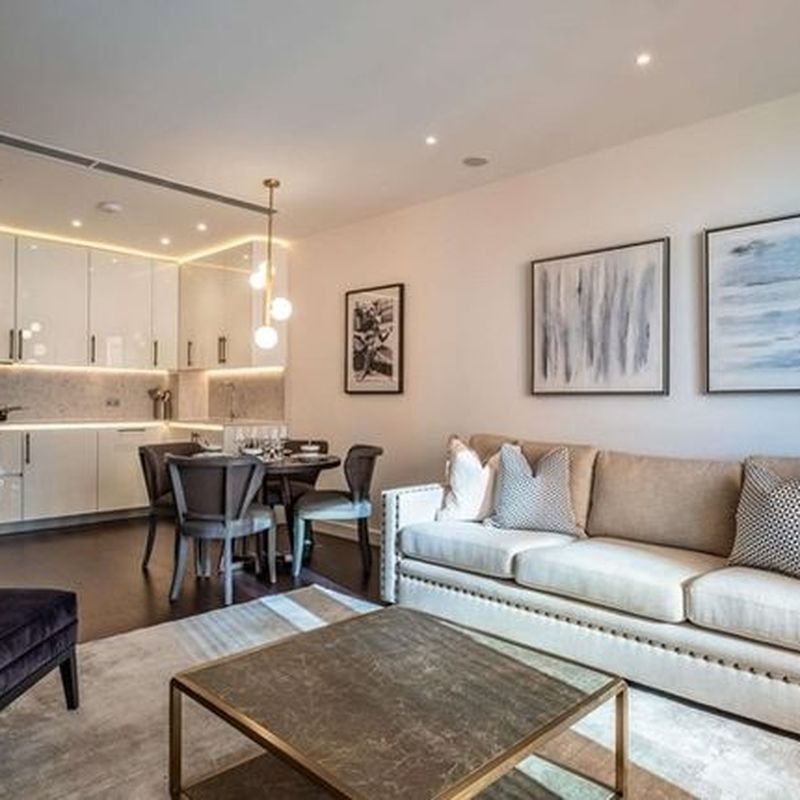 Flat to rent in Charles Clowes Walk, Battersea SW11