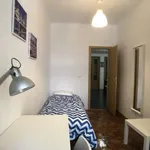 Rent a room of 100 m² in madrid