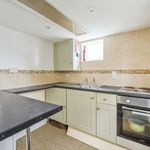 Rent 3 bedroom flat in East Midlands