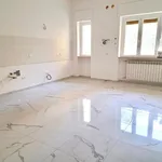 Affitto 5 camera appartamento di 60 m² in Lanciano