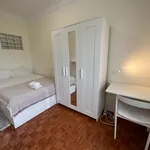 Rent 4 bedroom apartment in Lisbon