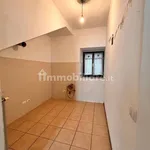 Affitto 3 camera casa di 100 m² in Piacenza