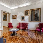 Rent 5 bedroom apartment of 260 m² in Rome