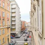 Affitto 3 camera appartamento di 97 m² in Triest