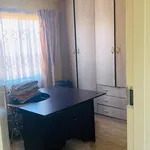 Rent 2 bedroom house of 300 m² in Soweto