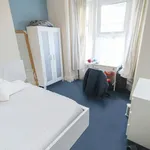 Rent 6 bedroom student apartment in   Portsmouth