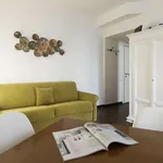 Rent 1 bedroom apartment of 60 m² in milan