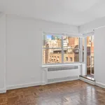 Rent 1 bedroom apartment of 72 m² in Manhattan