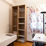 Rent a room of 90 m² in madrid