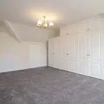 Flat to rent in Broomhall Road, Horsell, Woking GU21