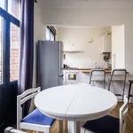 Appartement de 55 m² avec 4 chambre(s) en location à Saint-Gilles