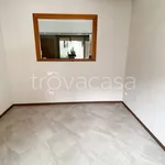 Rent 4 bedroom apartment of 85 m² in Adria