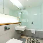 Rent 5 bedroom flat of 92 m² in London