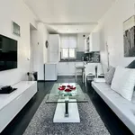 Rent 1 bedroom apartment of 32 m² in Paris