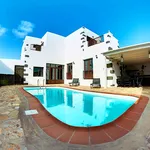 VILLA FAMILIAR EN LANZAROTE