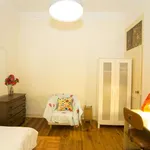 Rent a room of 180 m² in lisbon