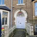 Rent 4 bedroom flat in Yorkshire And The Humber