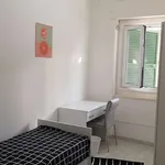 Rent a room in naples