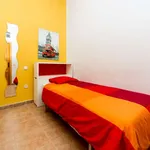 Rent a room of 150 m² in madrid