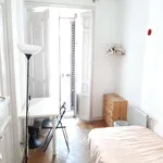 Rent a room of 280 m² in madrid