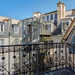 Rent 6 bedroom apartment of 186 m² in Paris